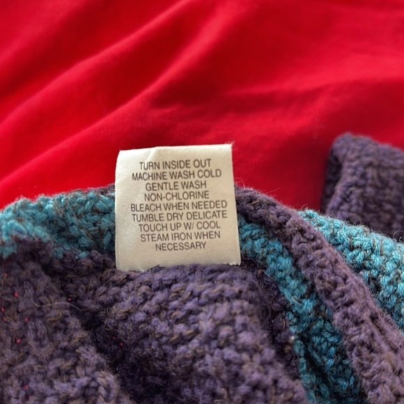 Margaret Winters Color Block Curved Hem Cotton Short Sleeve Top - Picture 10 of 10